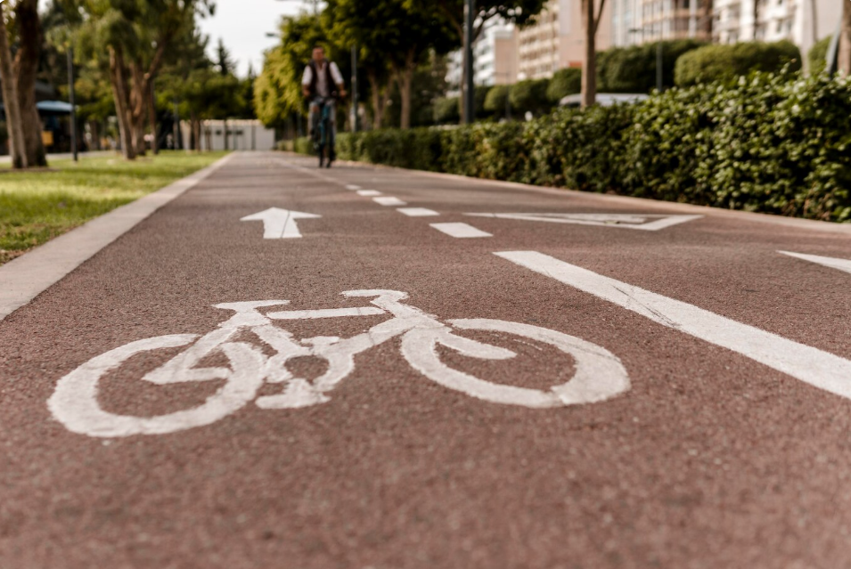 LAS REGLAS DEL TRÁNSITO QUE REGULAN EL USO DE LAS CICLOVIAS